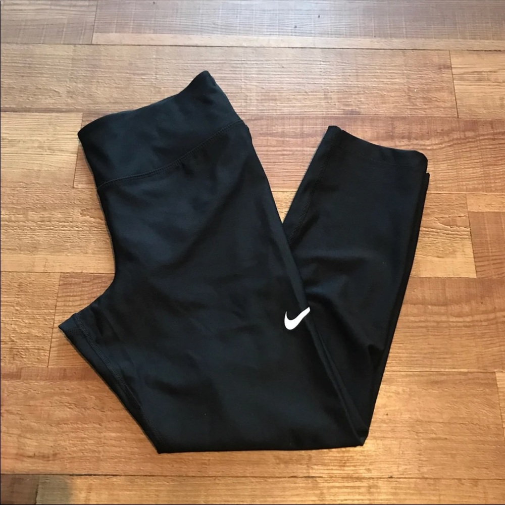 NEW, Nike high waisted crop leggings